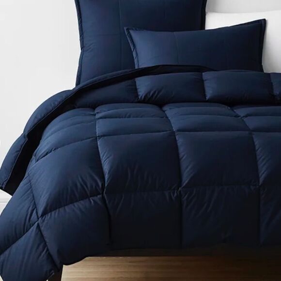 The Company Store LaCrosse Down Light Warmth Comforter, Twin in Navy Blue. New! - Picture 1 of 16